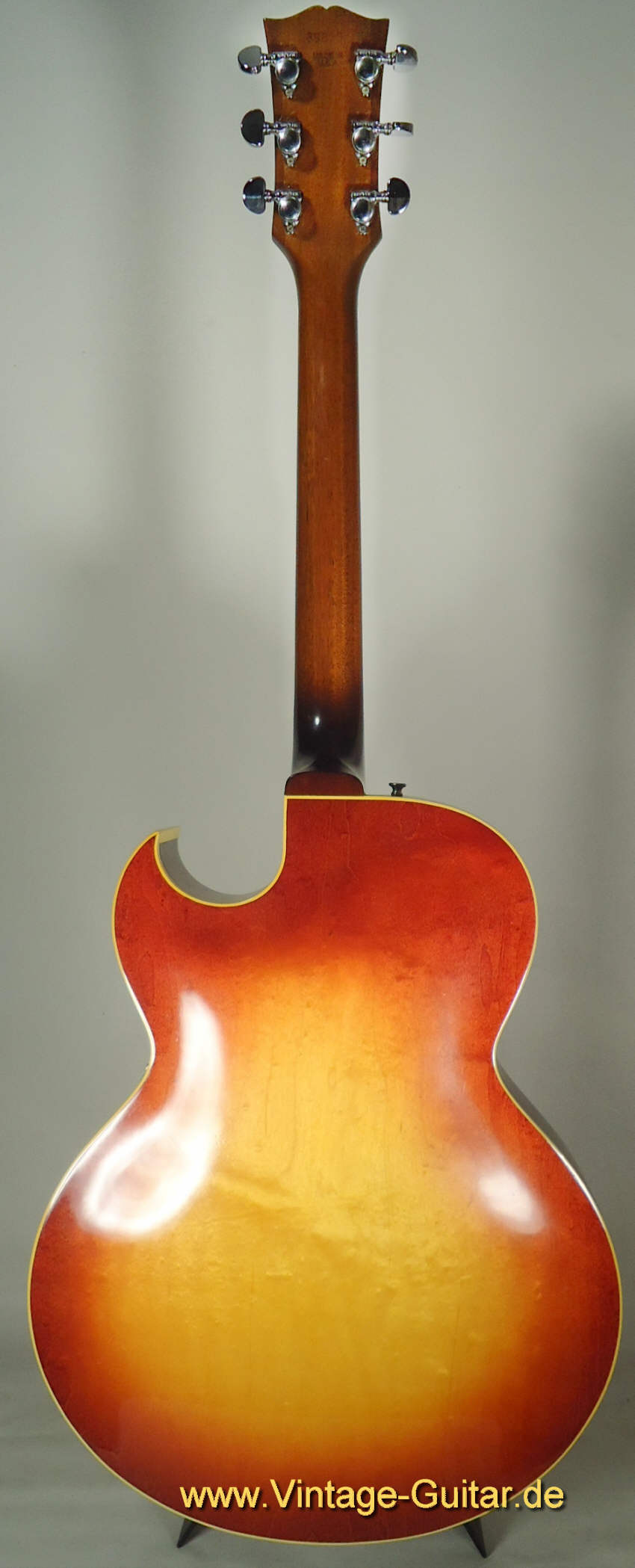 Gibson ES-175 sunburst 1974 b.jpg